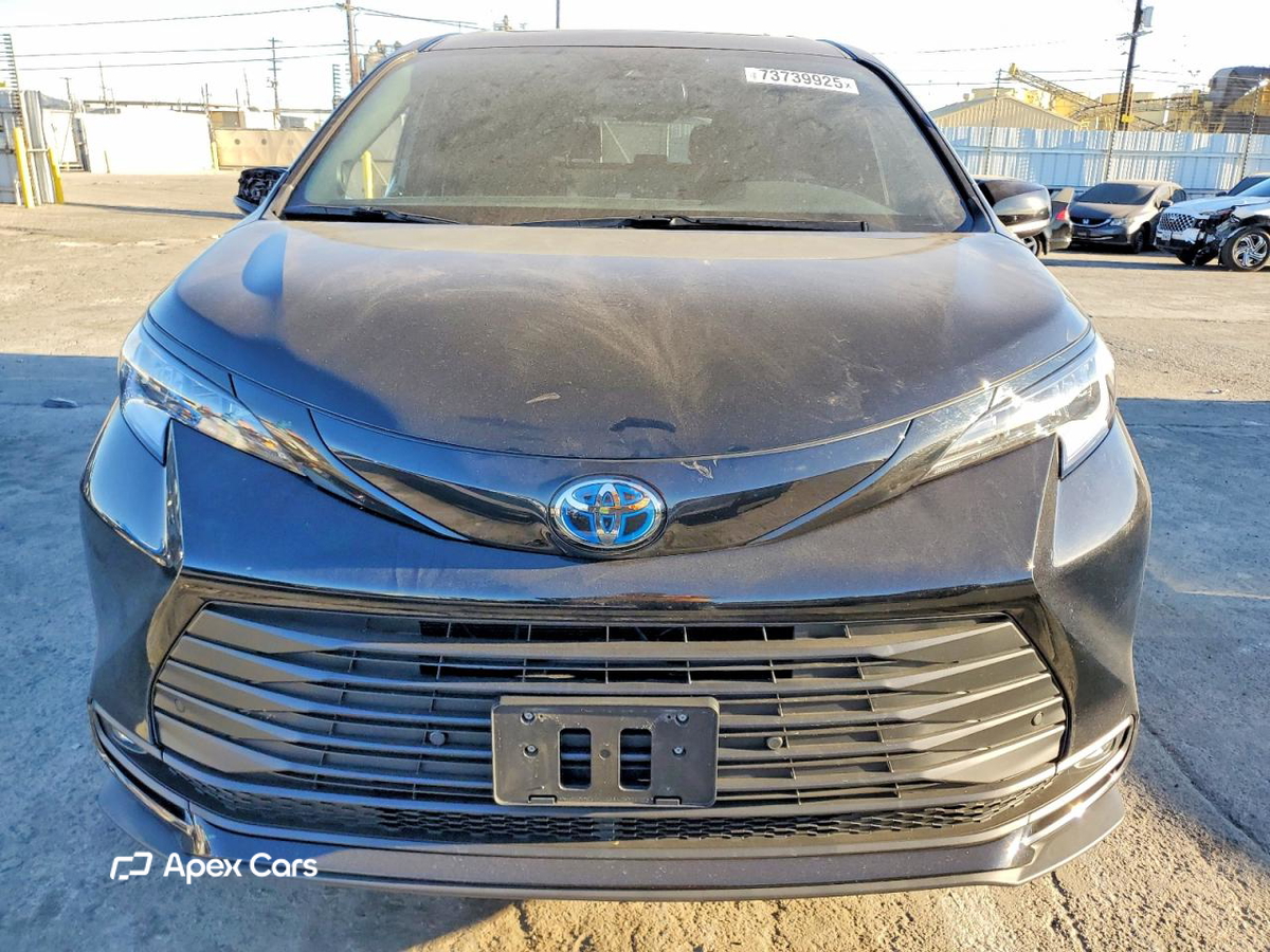 Toyota Sienna 2025
