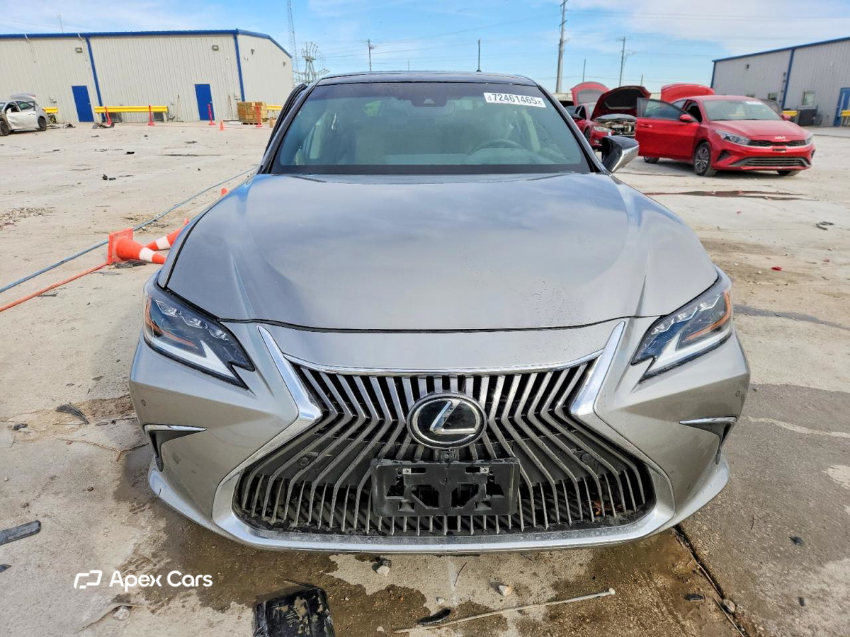 Lexus ES 2021
