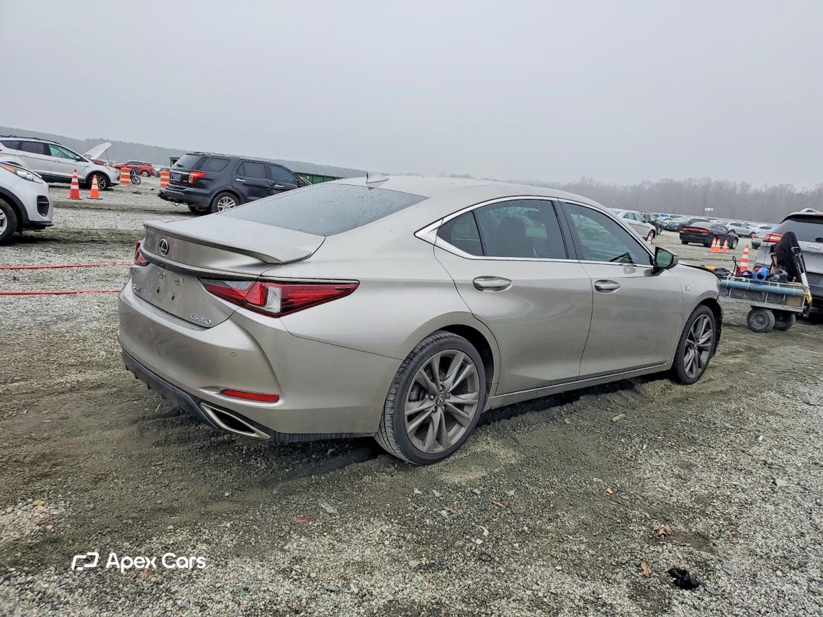 Lexus ES 2020