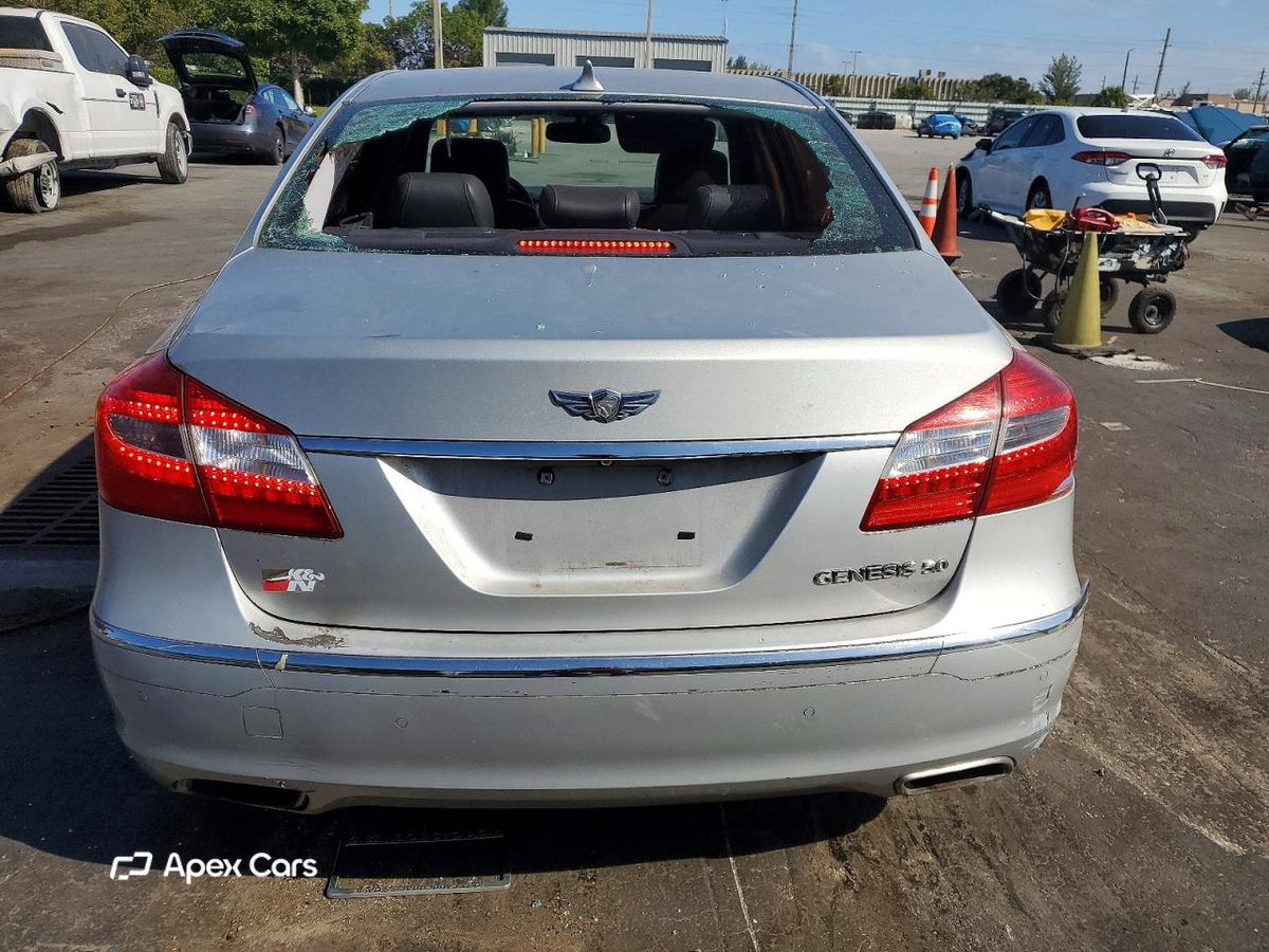 Hyundai Genesis 2012