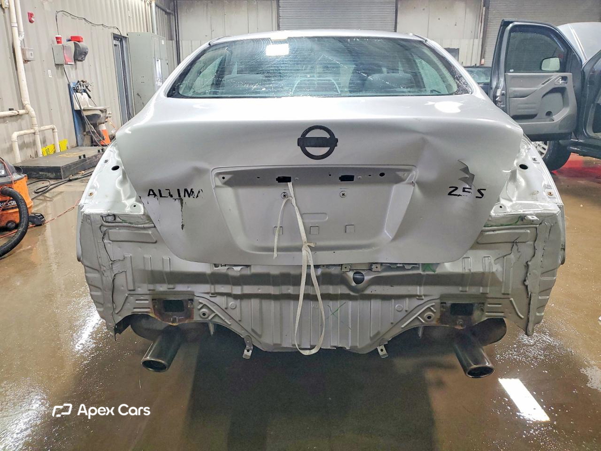 Nissan Altima 2012