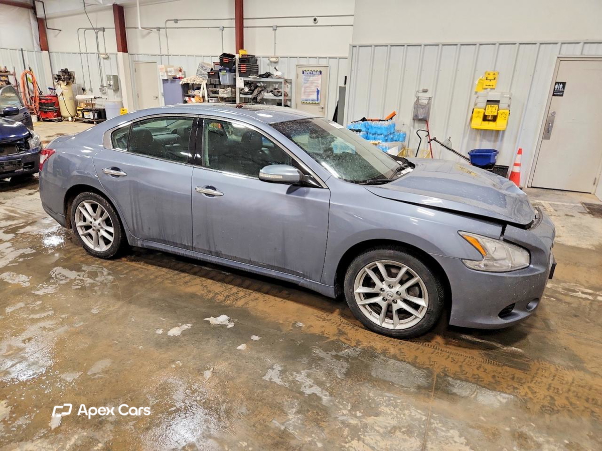 Nissan Maxima 2011