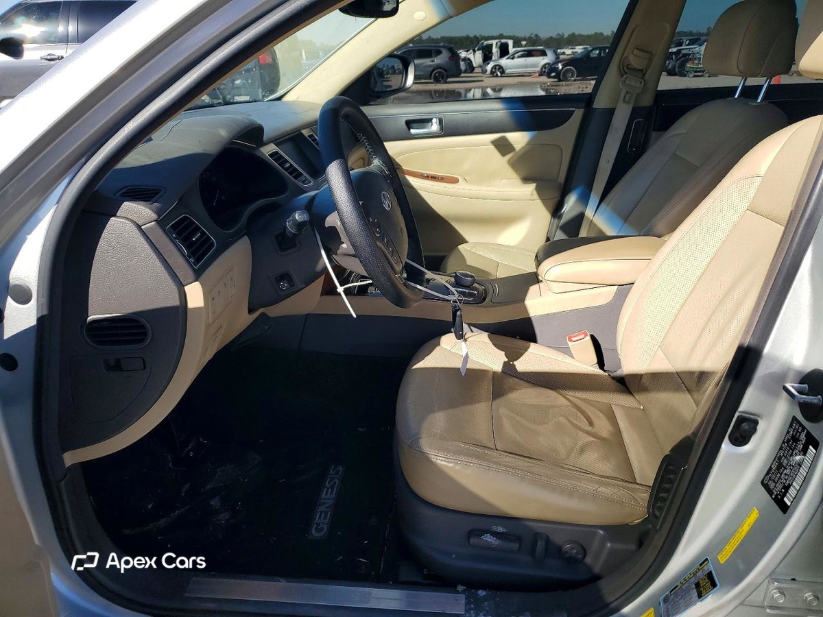 Hyundai Genesis 2012