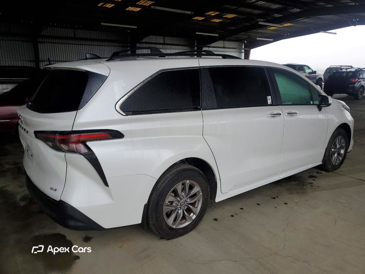 Toyota Sienna 2025