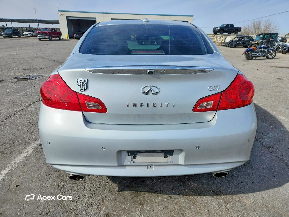 Infiniti G 2013