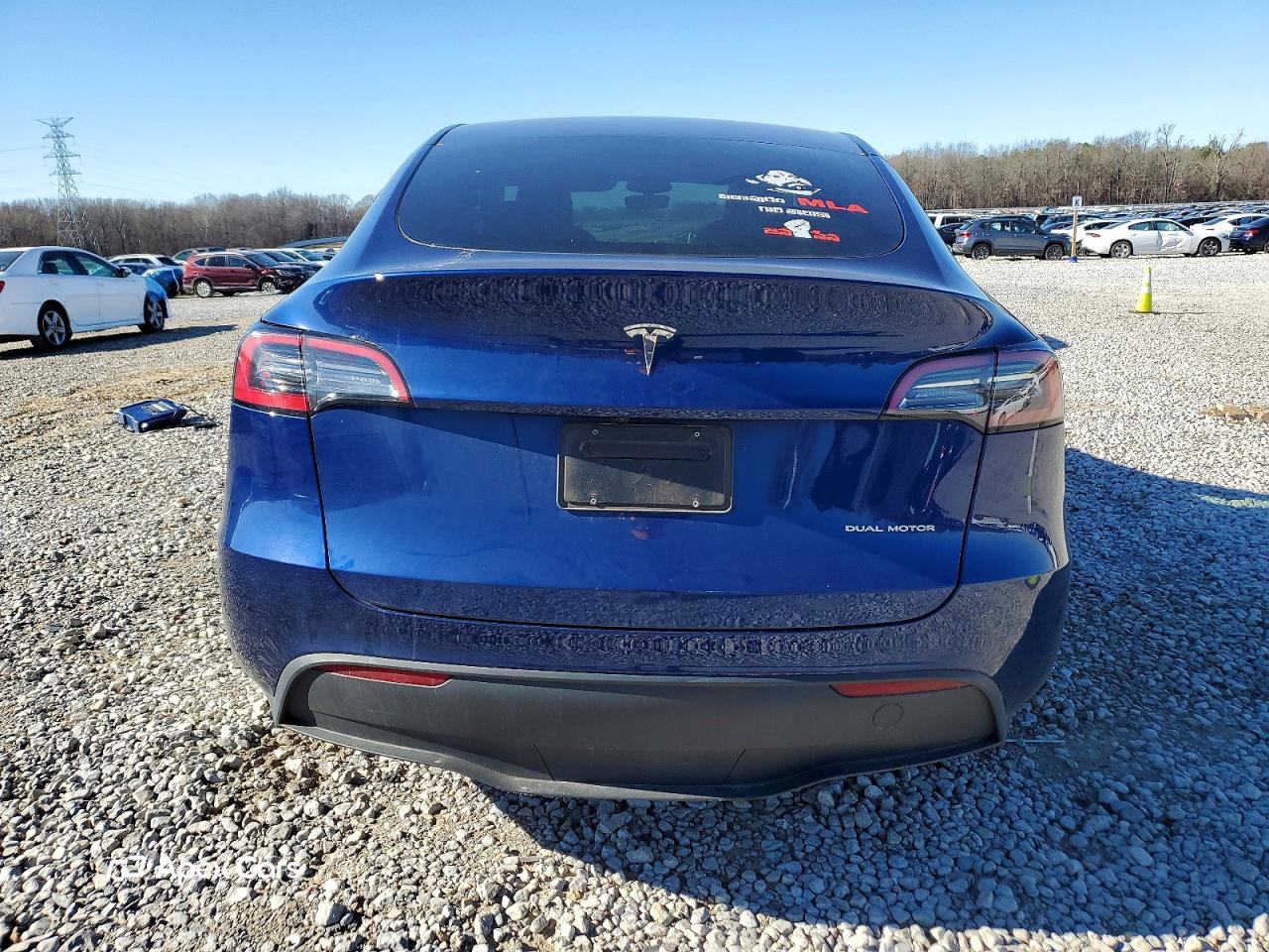 Tesla Model Y 2024
