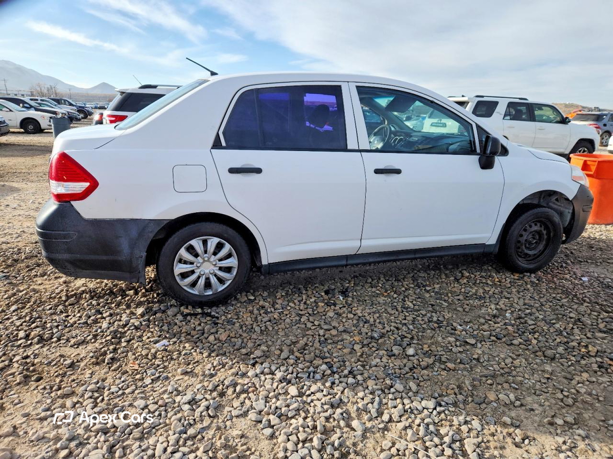 Nissan Versa 2011