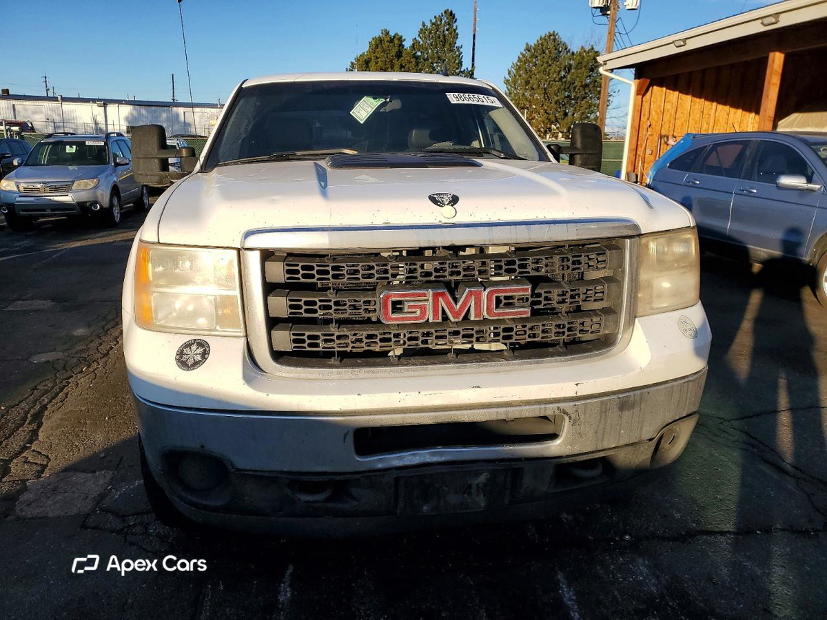 GMC Sierra 2011