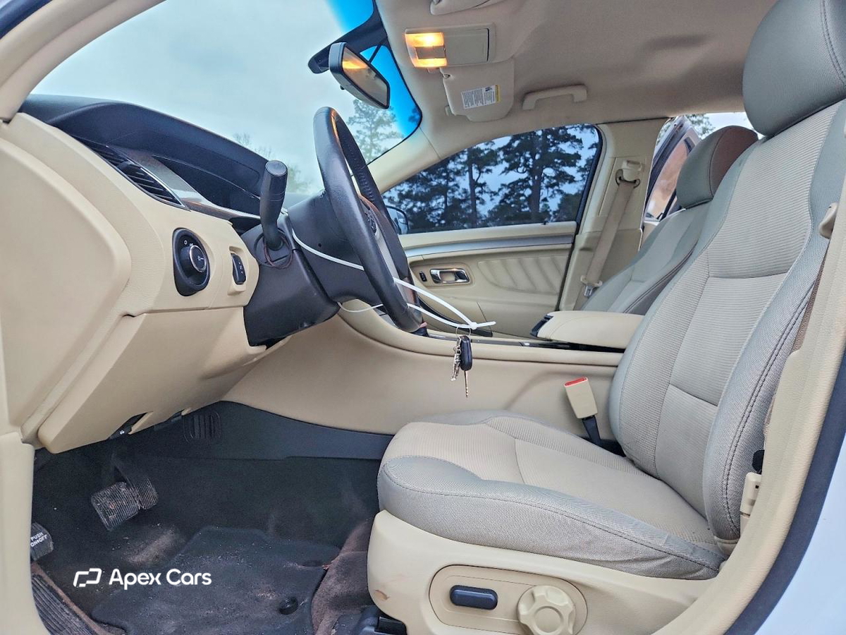 Ford Taurus 2015