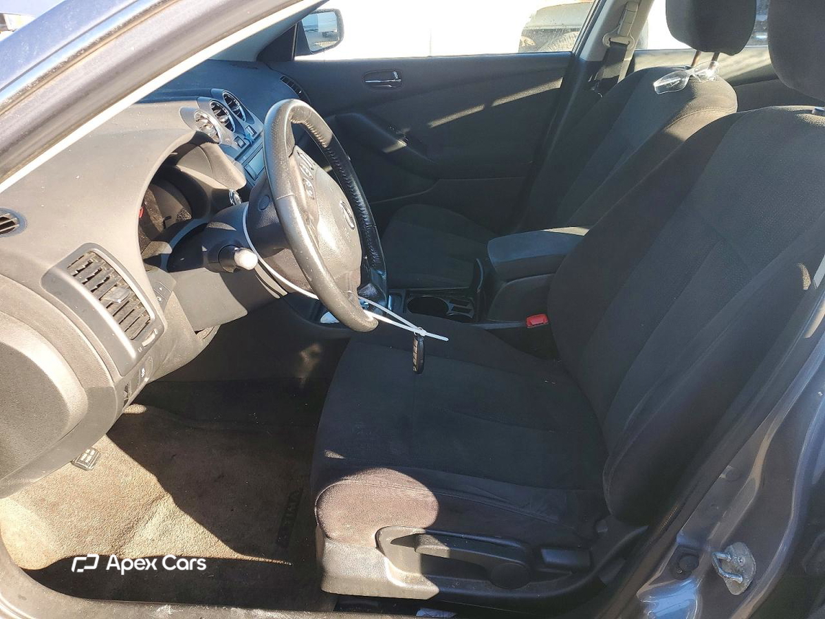 Nissan Altima 2012