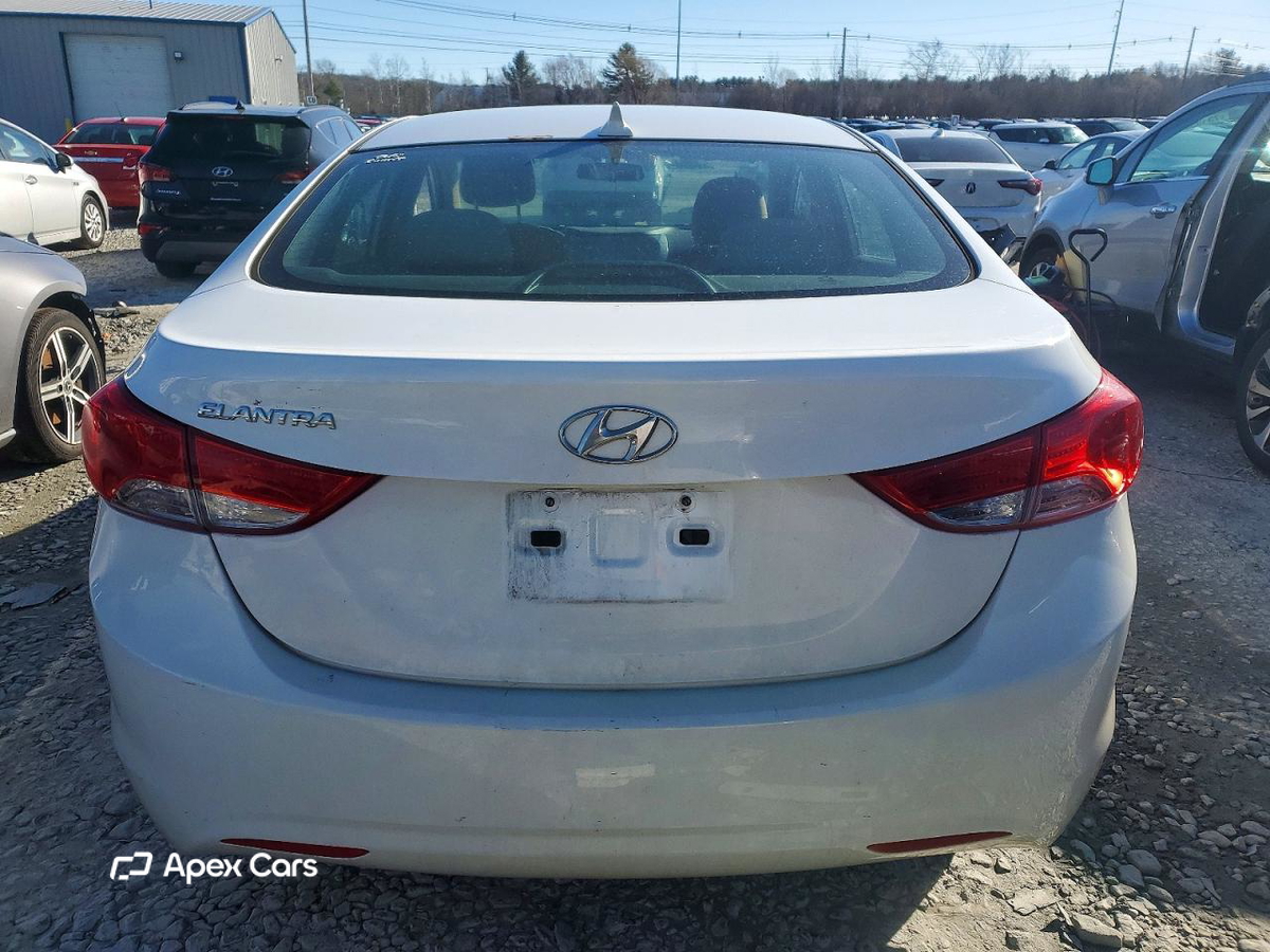 Hyundai Elantra 2013