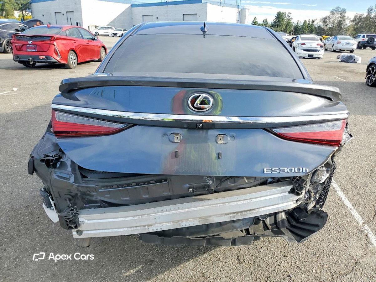 Lexus ES 2024