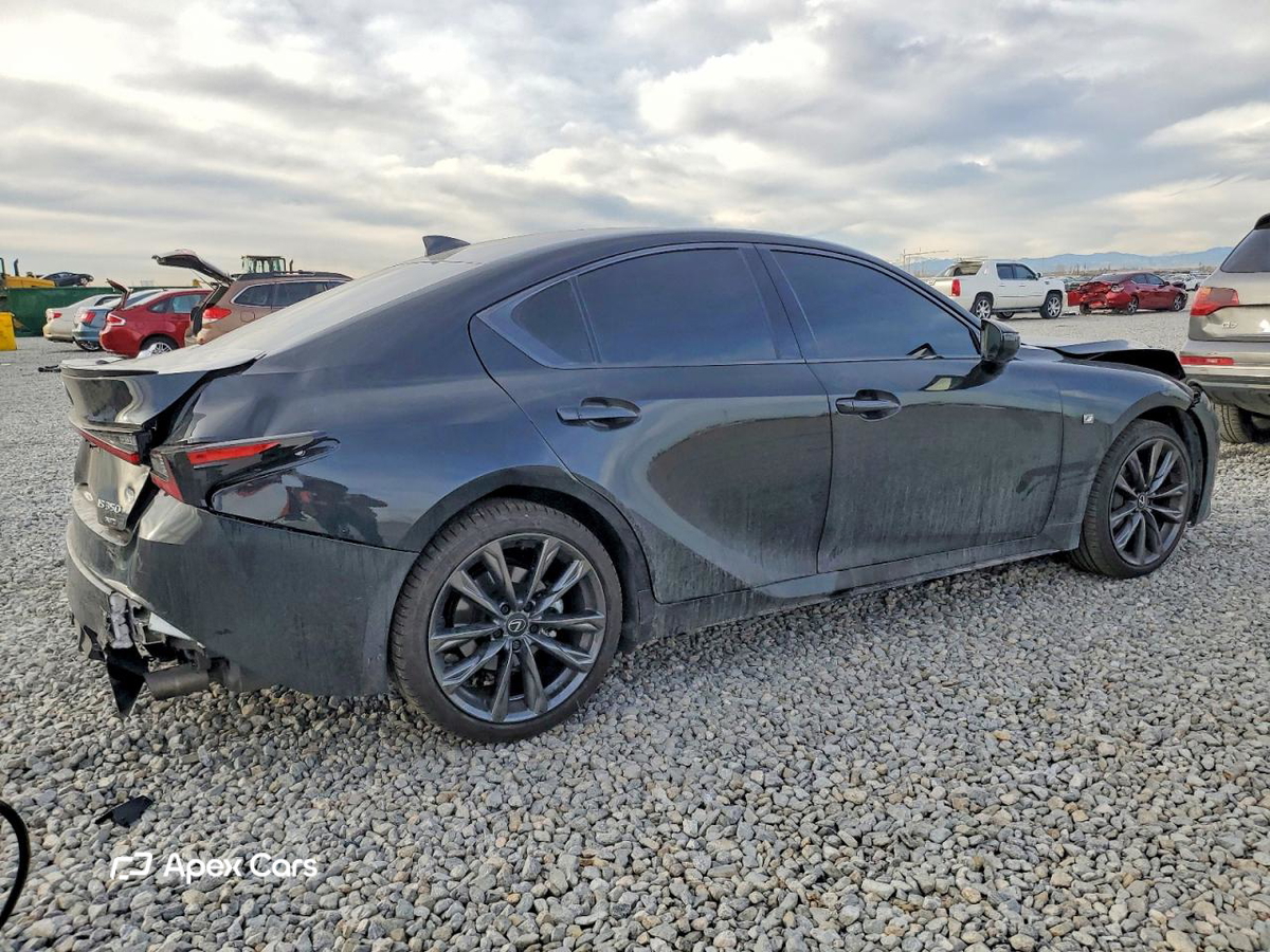 Lexus IS 2025