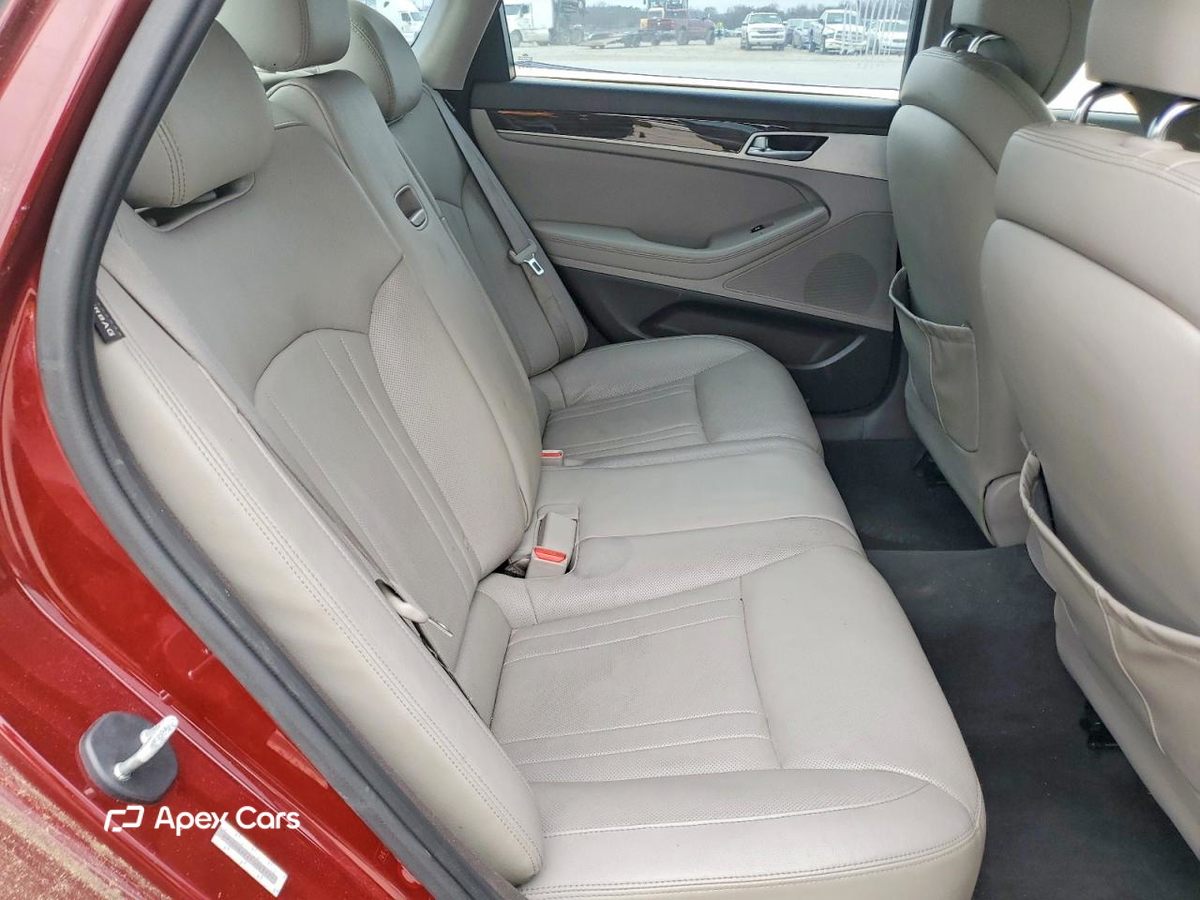 Hyundai Genesis 2015