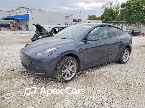 Tesla Model Y 2024 - Image 1 of 15