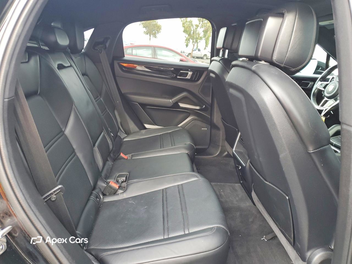 Porsche Cayenne 2021