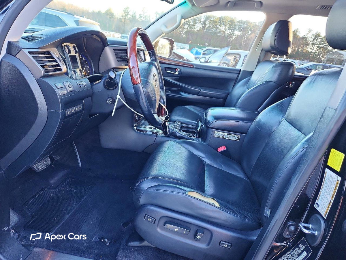 Lexus LX 2011