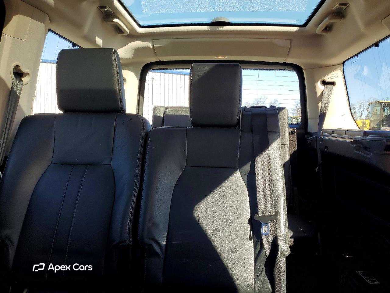 Land Rover LR4 2016