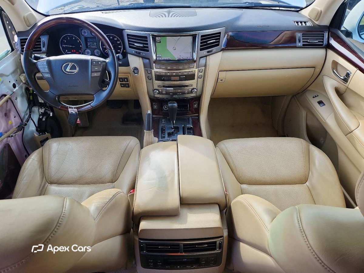 Lexus LX 2010