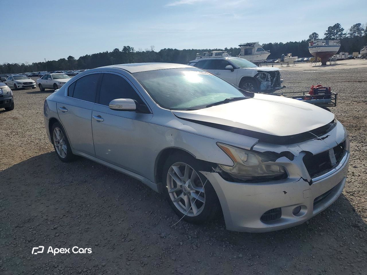 Nissan Maxima 2010