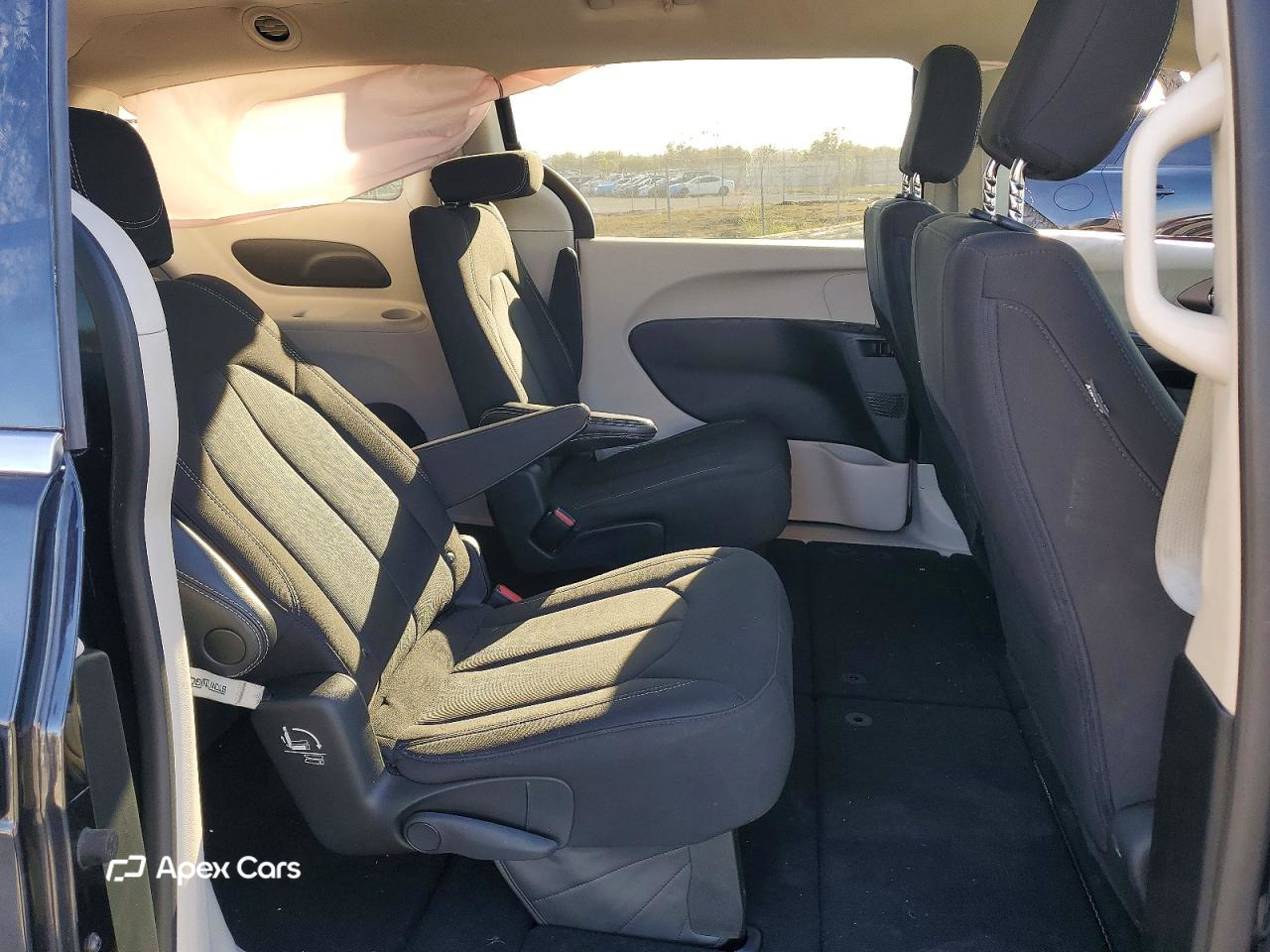 Chrysler Voyager 2023