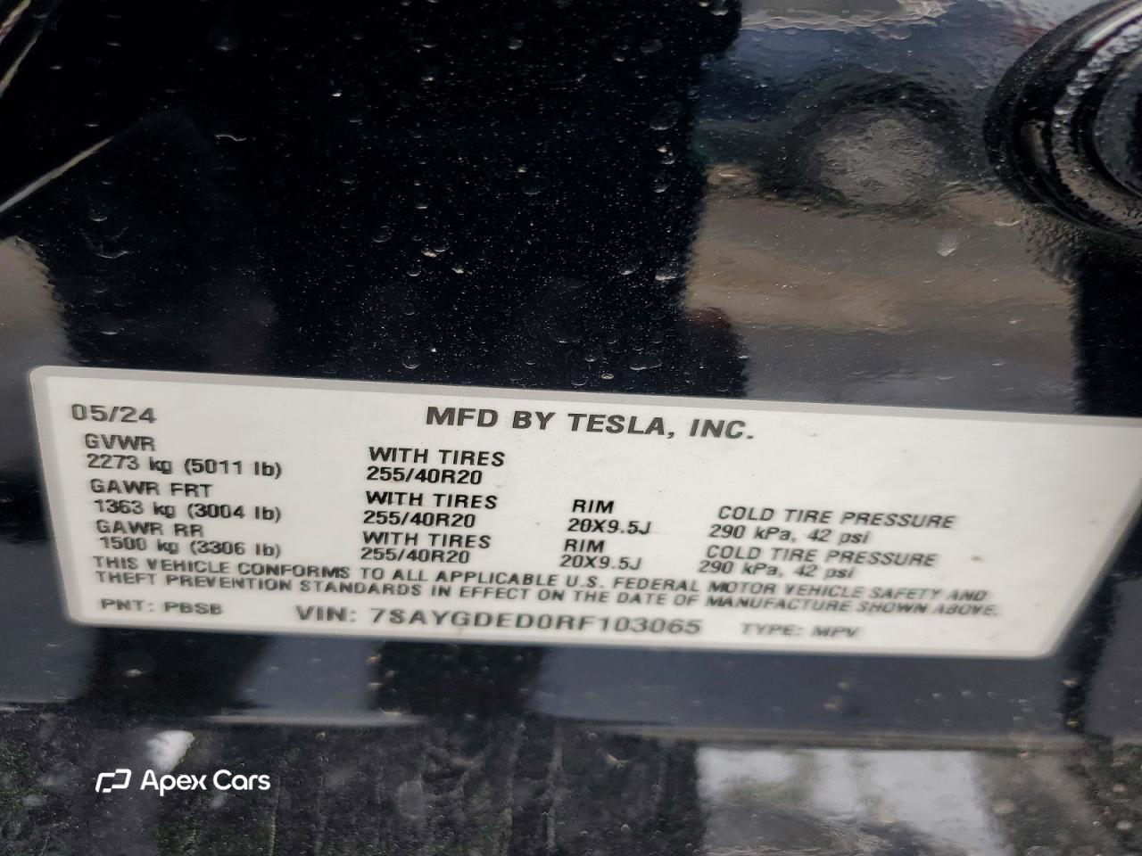 Tesla Model Y 2024