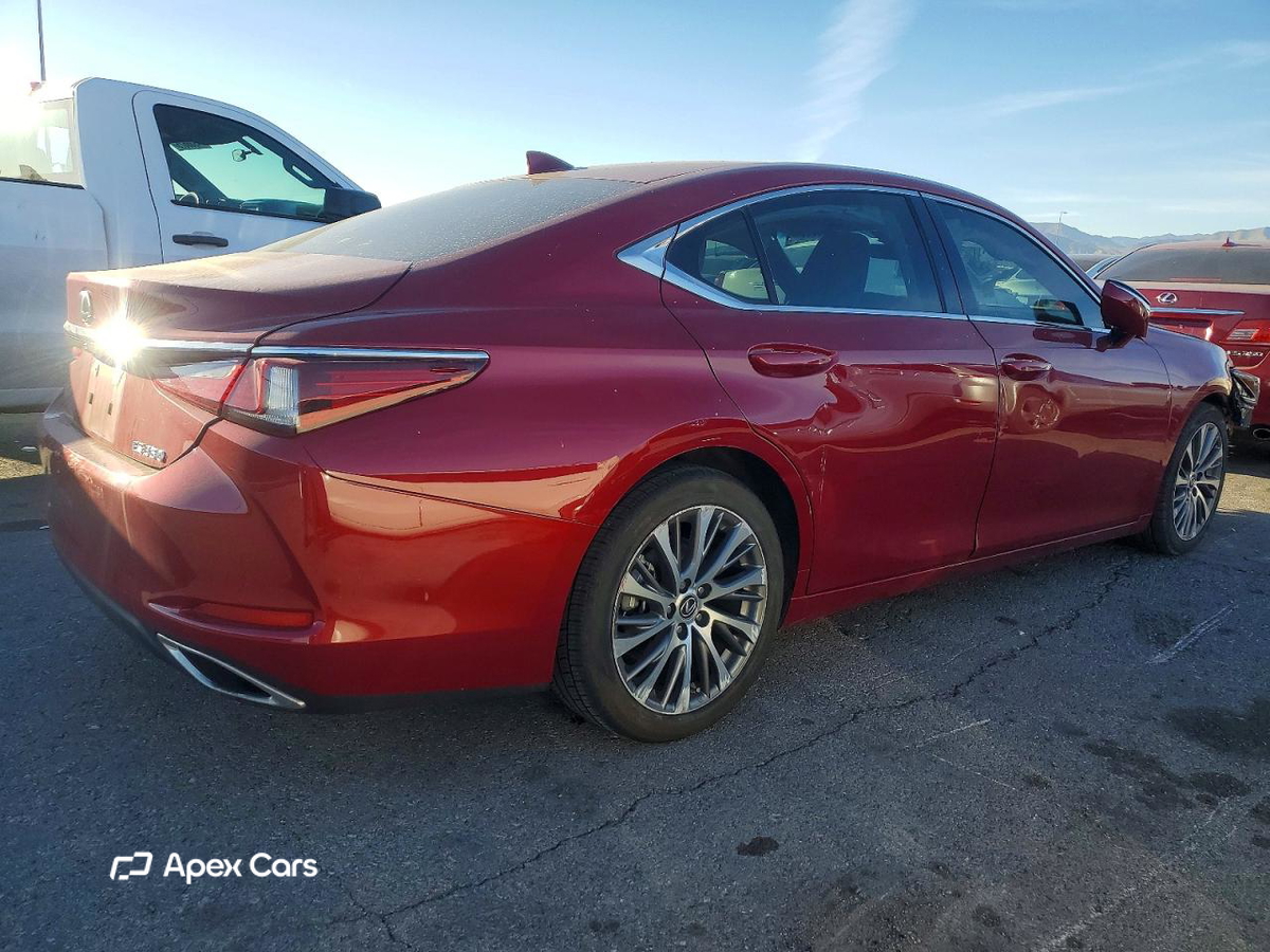 Lexus ES 2019