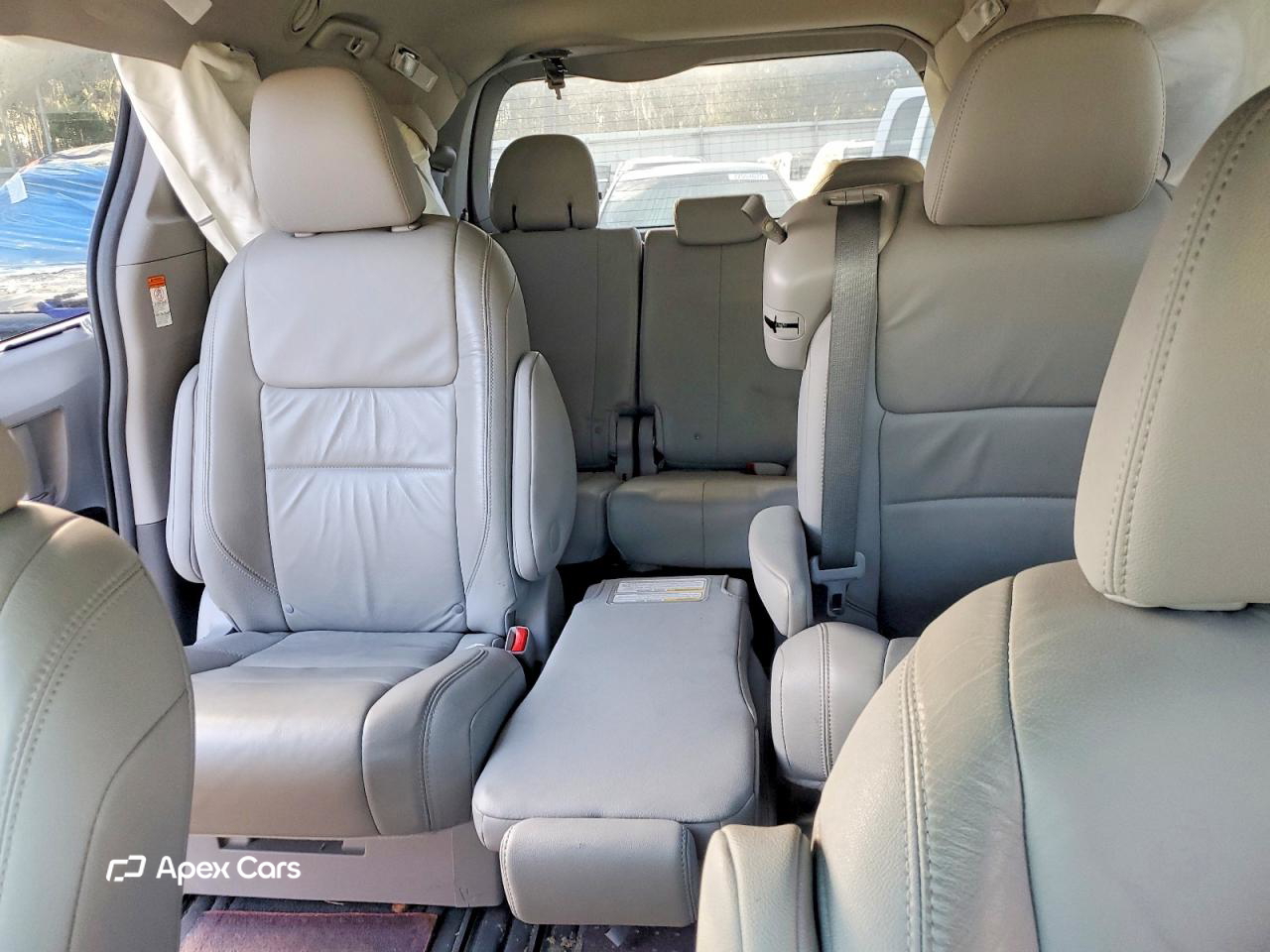 Toyota Sienna 2016