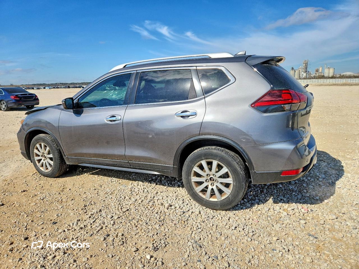 Nissan  2019