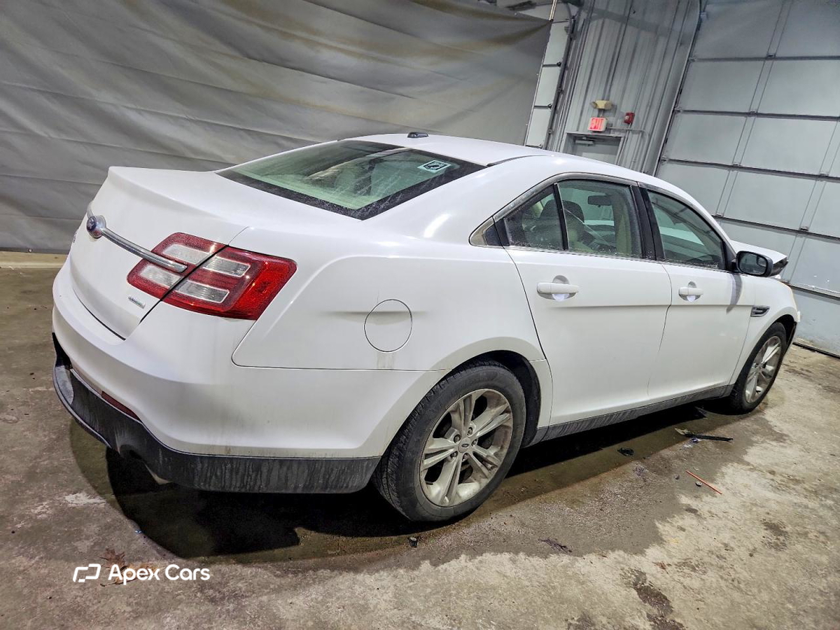 Ford Taurus 2016