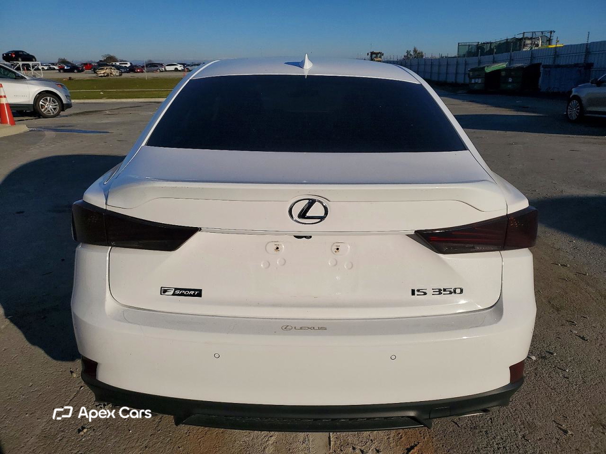 Lexus IS 2018