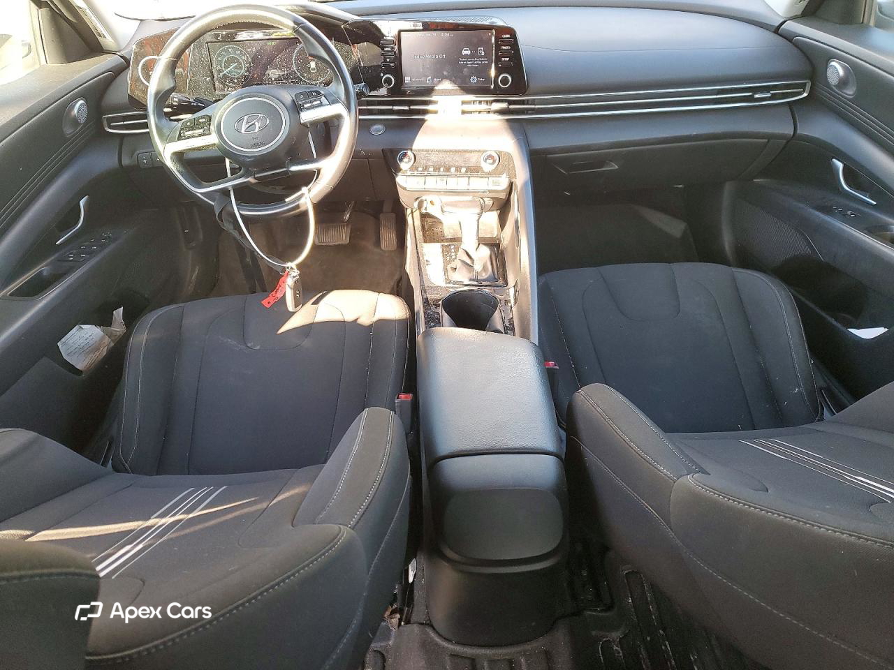 Hyundai Elantra 2021