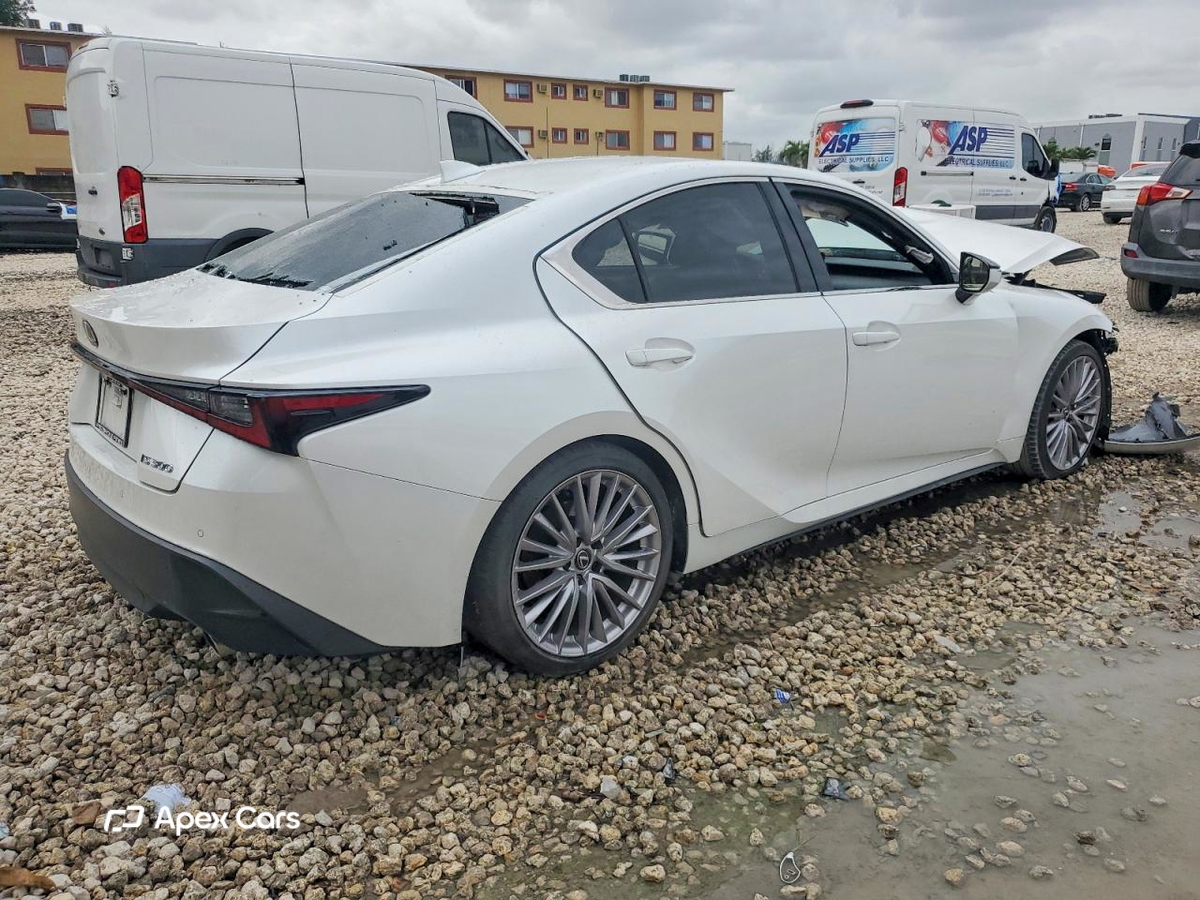Lexus IS 2024