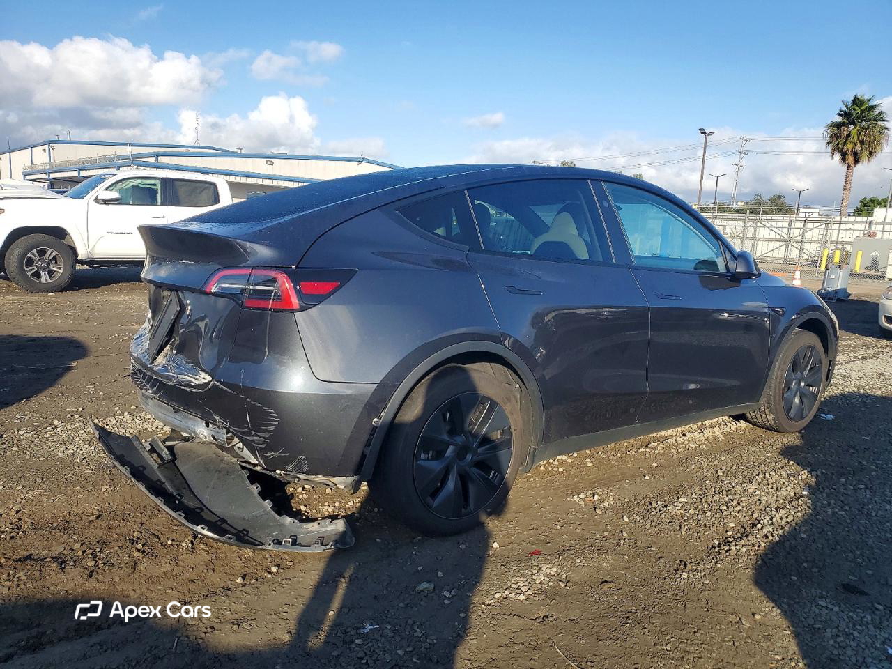 Tesla Model Y 2025