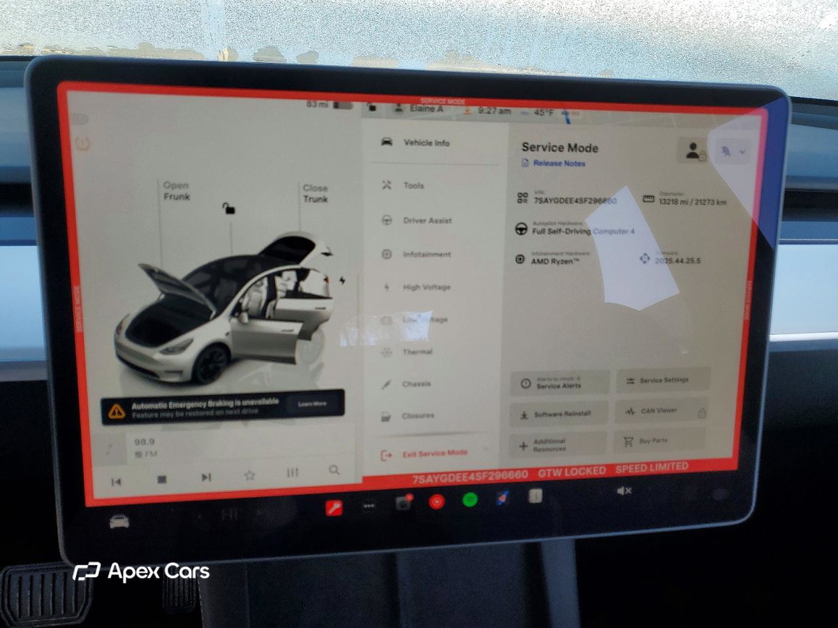 Tesla Model Y 2025