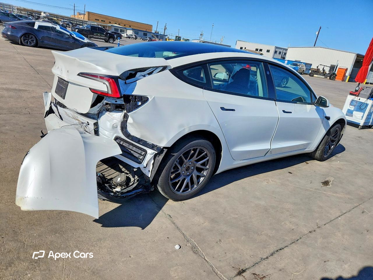 Tesla Model 3 2025