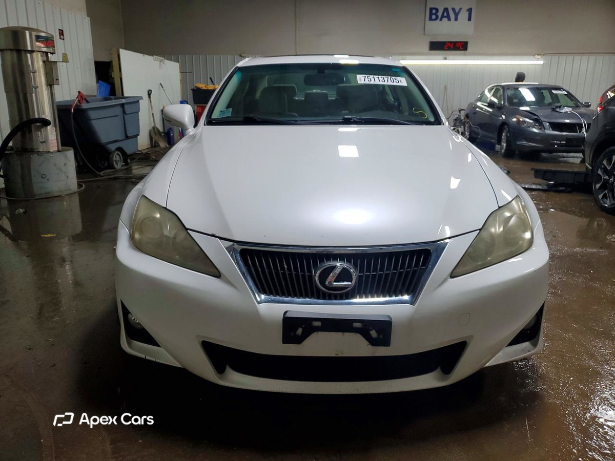 Lexus IS 2011
