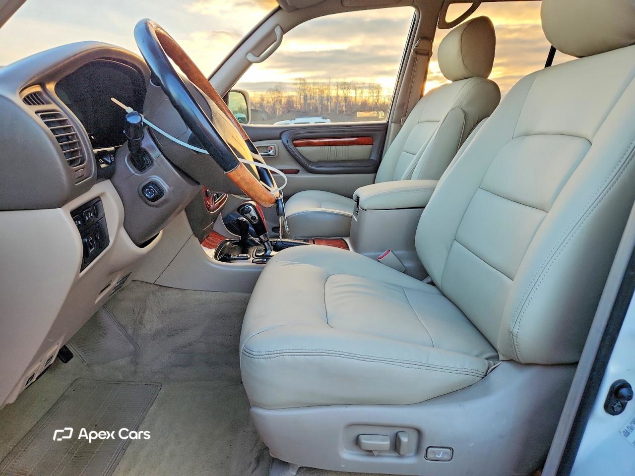 Lexus LX 2000