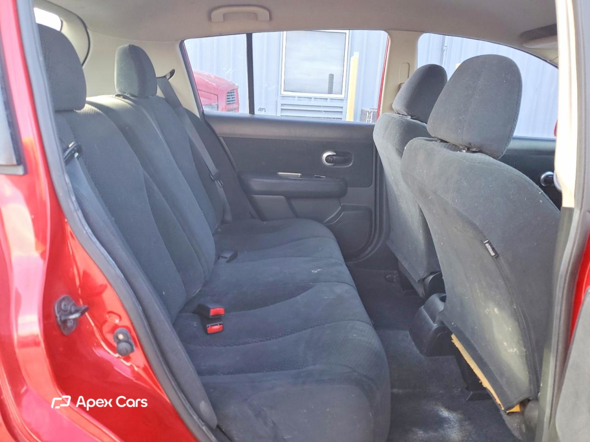 Nissan Versa 2011