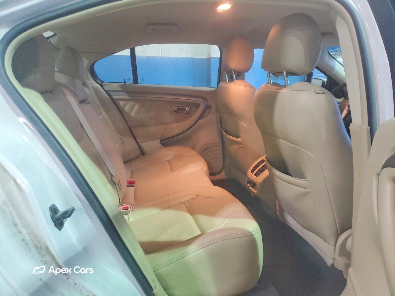 Ford Taurus 2016