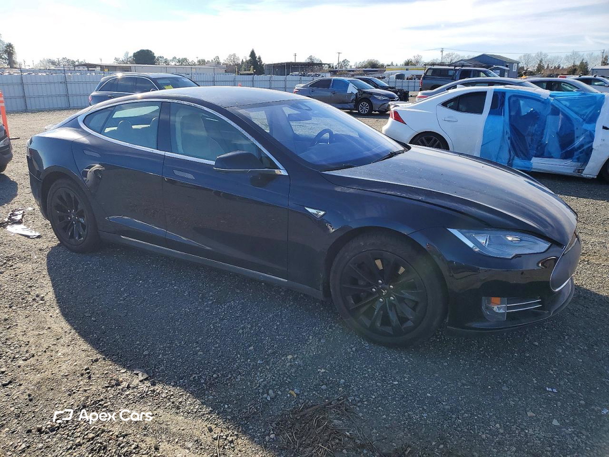Tesla Model S 2014