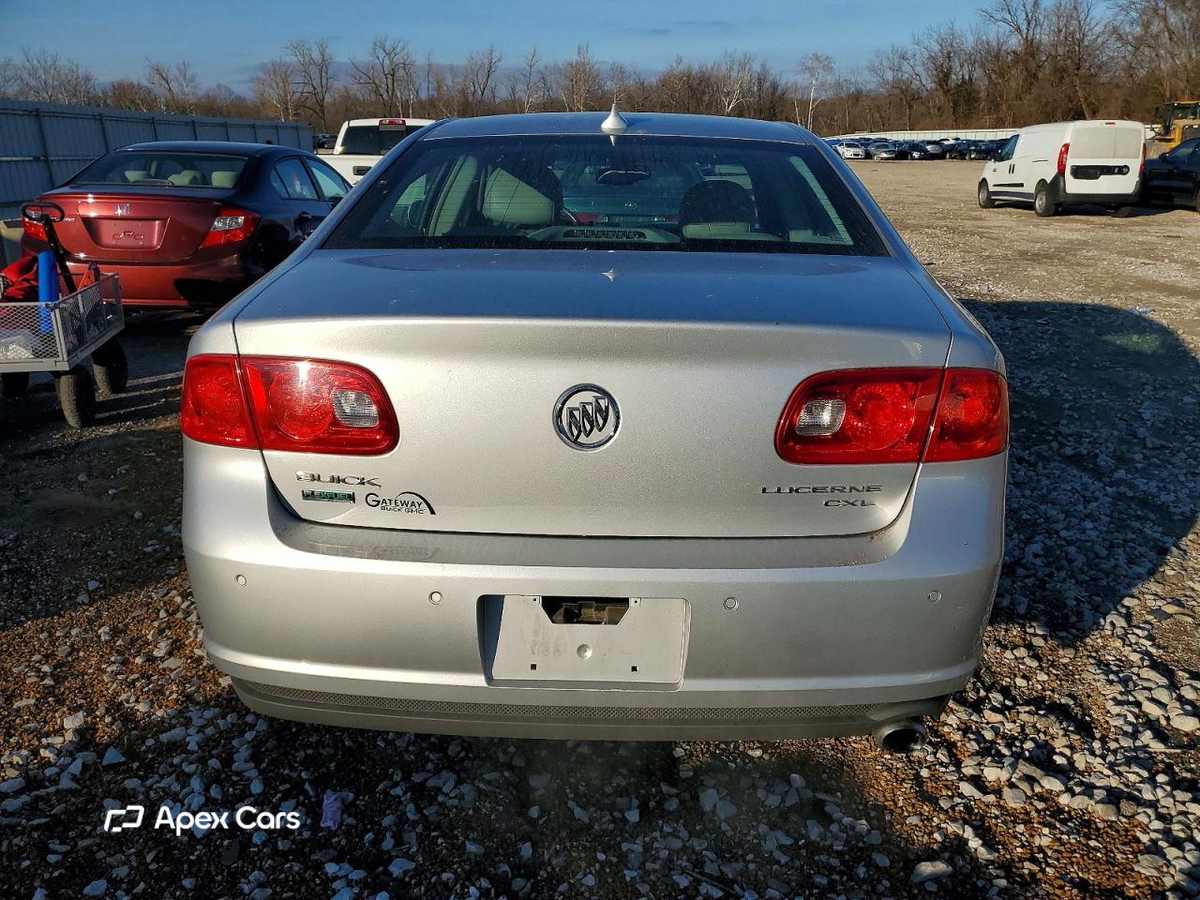 Buick Lucerne 2011