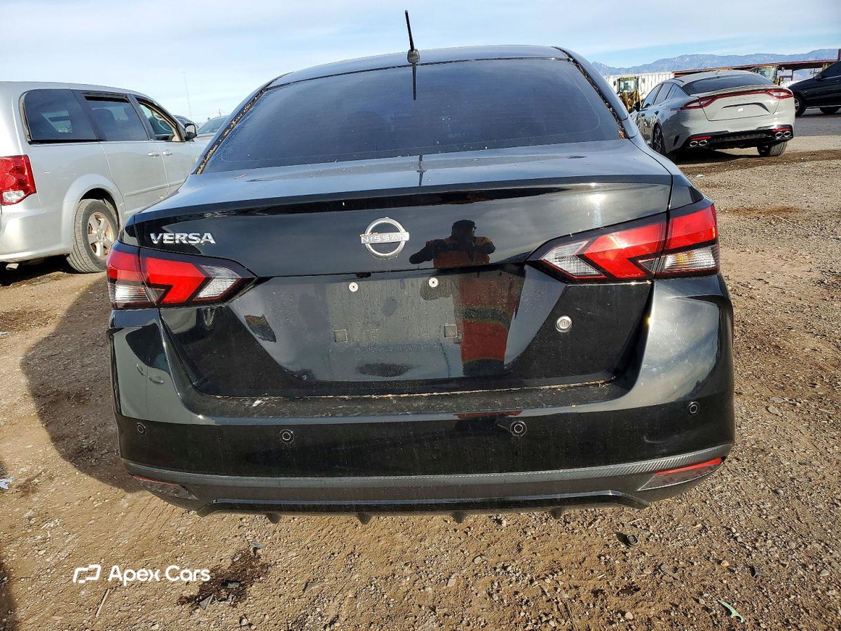 Nissan Versa 2024