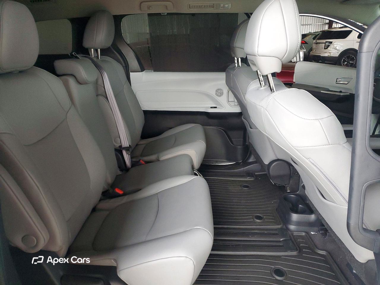 Toyota Sienna 2025