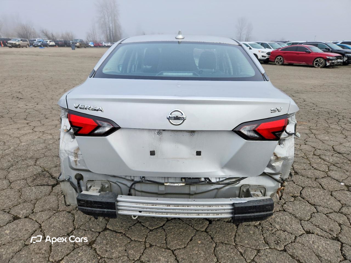 Nissan Versa 2021