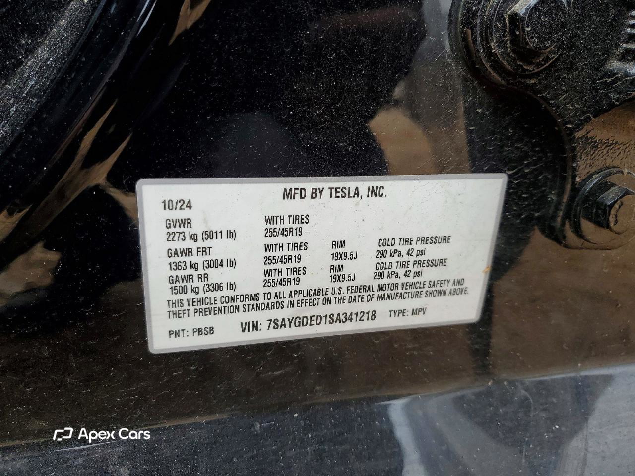 Tesla Model Y 2025