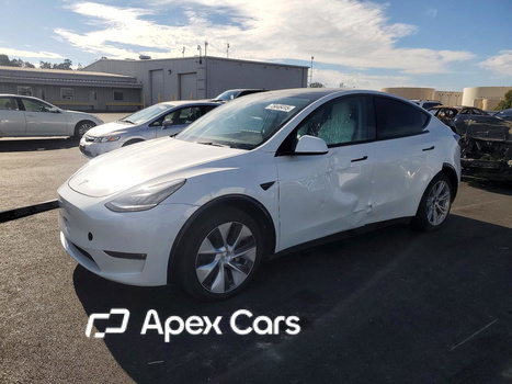 Tesla Model Y 2021 - Image 1 of 13
