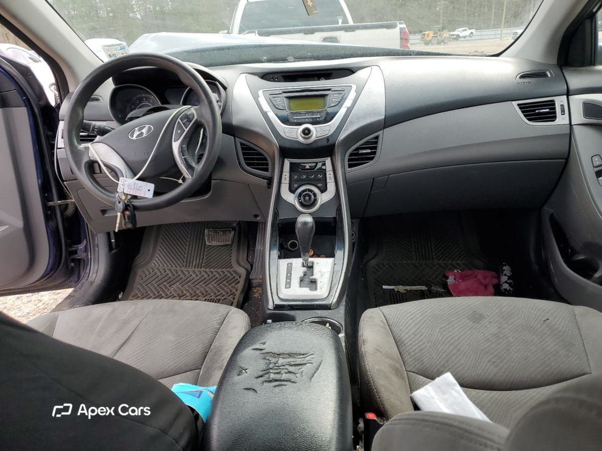 Hyundai Elantra 2012