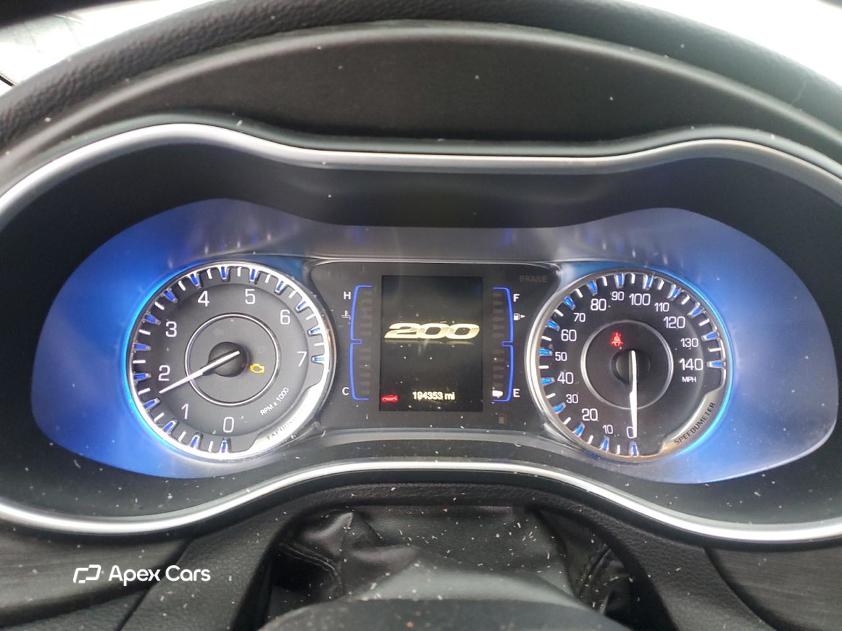 Chrysler 200 2016