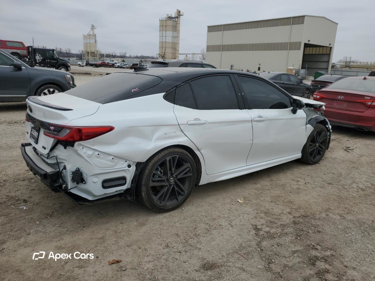 Toyota Camry 2025
